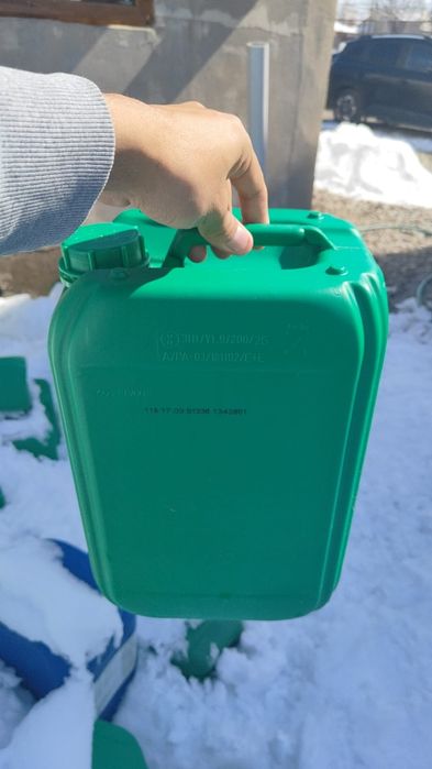 Продам срочно Канистры 10л. Оптом!