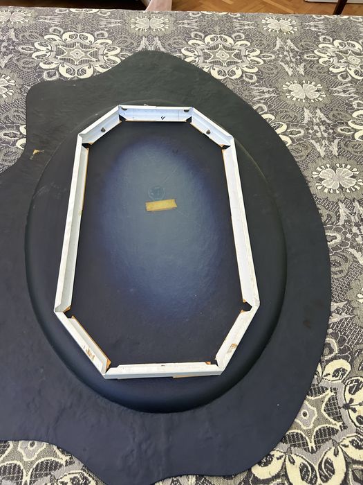 Огледало за баня с поставка