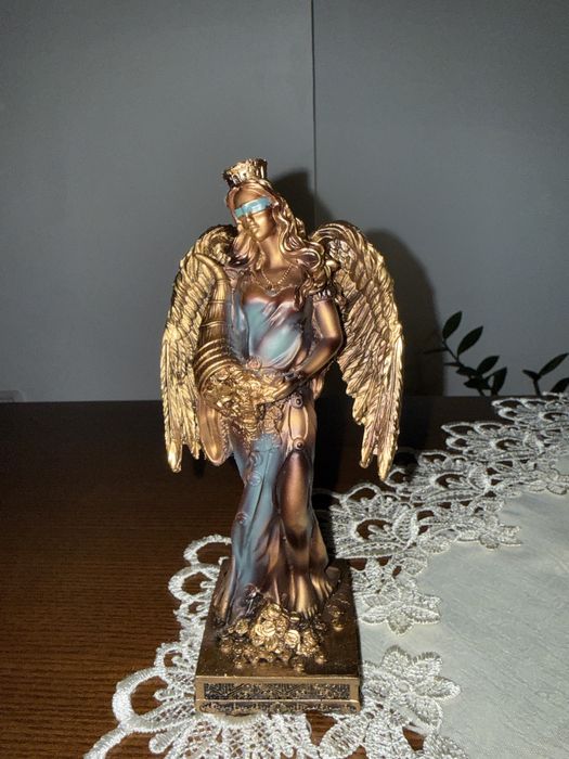 Statueta 23cm inger