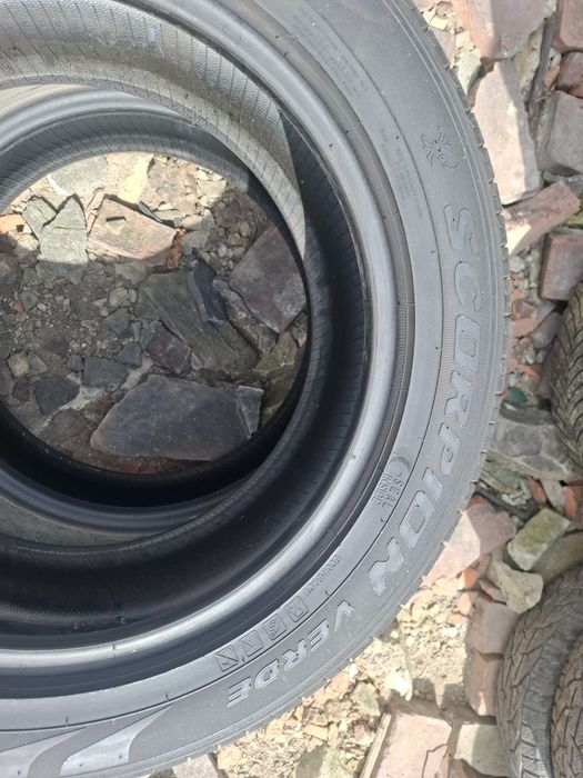 Vand 2 anvelope 235 55 18 pireli de vara bune