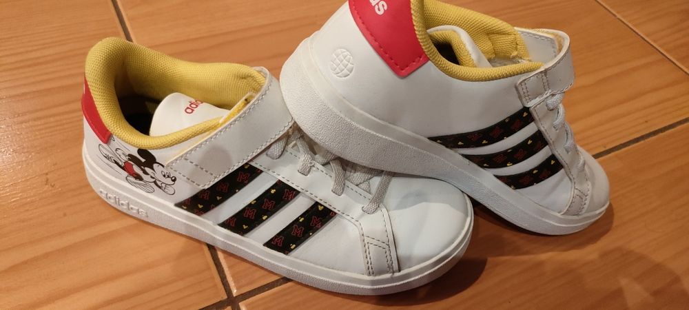 Adidași Adidas33,Nike33,Puma32