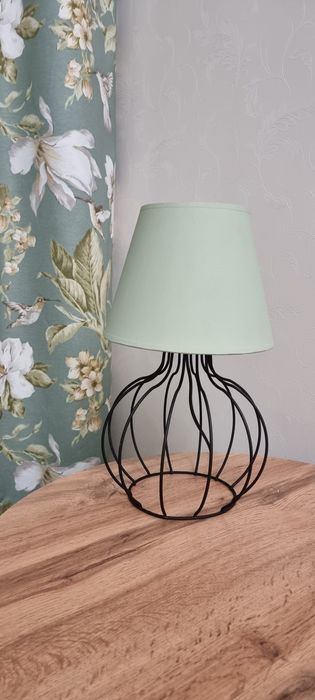 Настольная лампа,новая.