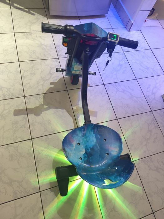 Tricicleta electrica de copii drift 360°
