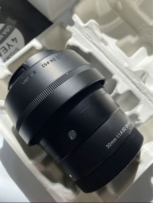 Продам Объектив Sigma 30mm