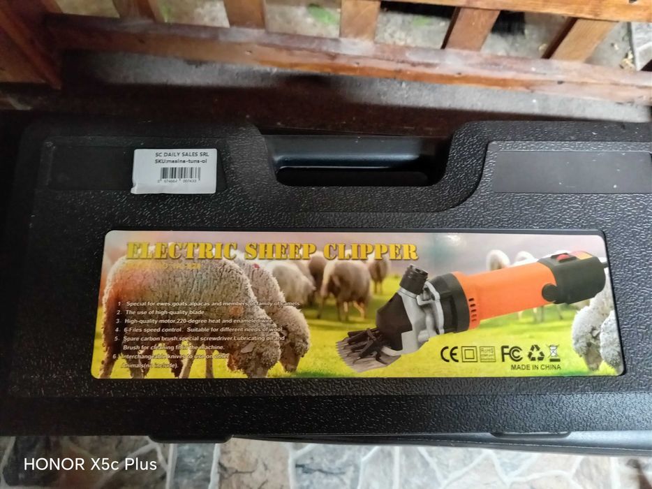 Nou Masina de tuns oi profesionala 1000 JAPAN, 1000W, 2400RPM, variator turatie, accesorii incluse, carbuni rezerva