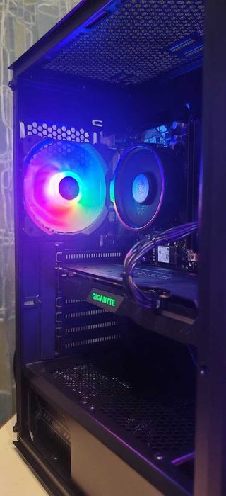 Продавам Гейм РС Ryzen 5 5500/32Gb/512Gb SSD+1TB HDD/ 1660 Super/Гаран