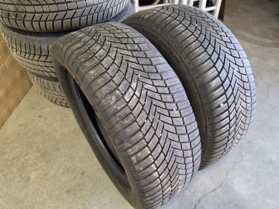 2бр. 235/55/17 Bridgestone dot4422 всесезонни гуми
