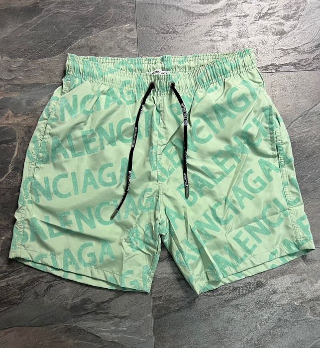 Стилни мъжки плажни шорти STONE ISLAND – комфорт и визия за лятото!