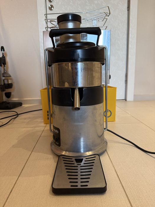 Професионална соко истисквачка за твърди плодове