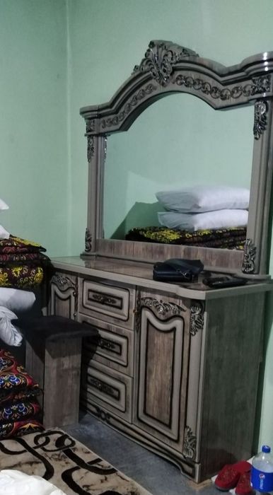 Mebel yaxshi holatda sotilmoqda