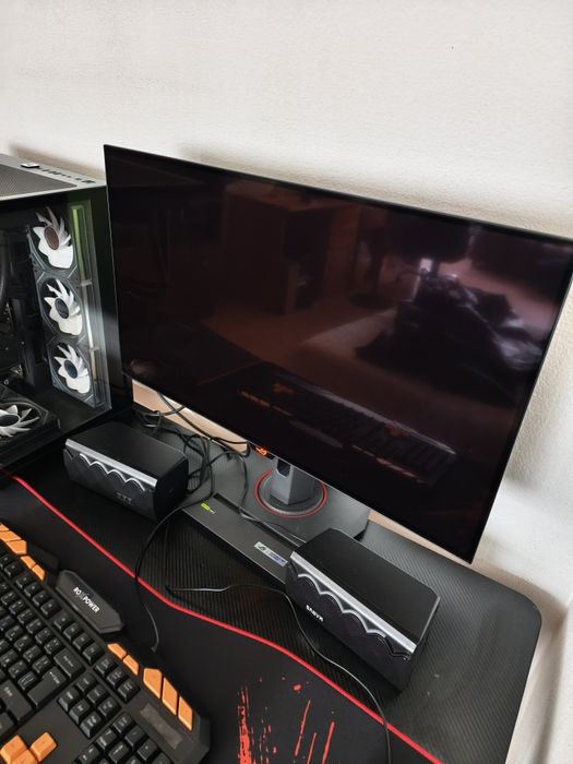 Настолен компютър + OLED монитор