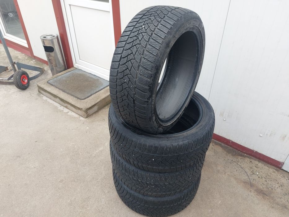 125 lei bucata! Set anvelope M+S/IARNA 225 40 r18 Dunlop