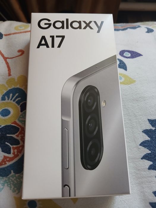 Продам Самсунг А 17 8/128