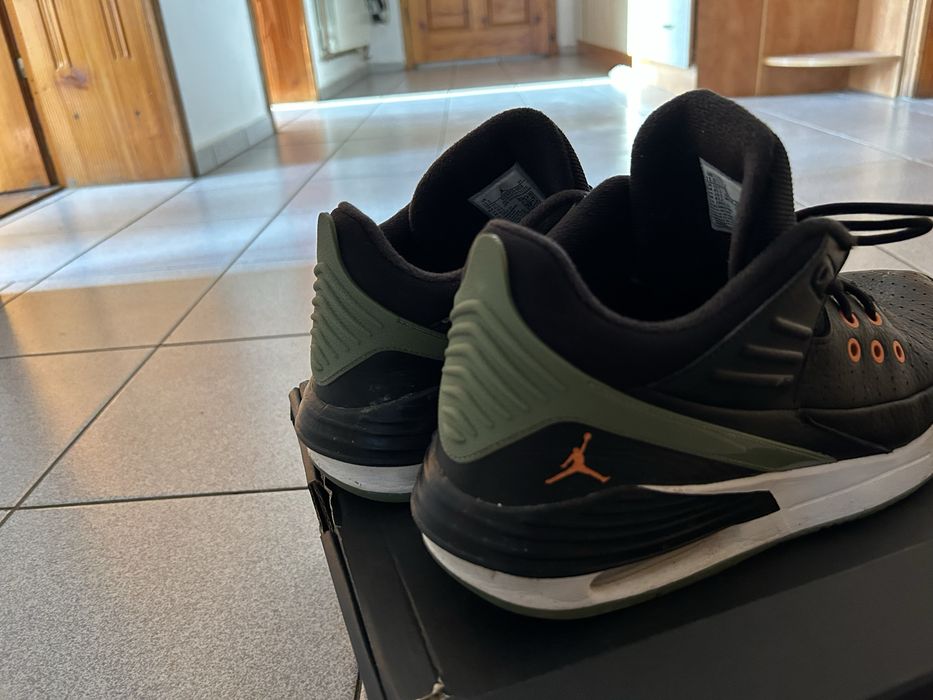 Nike Jordan обувки