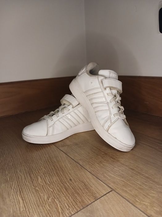 Адидас кроссовки