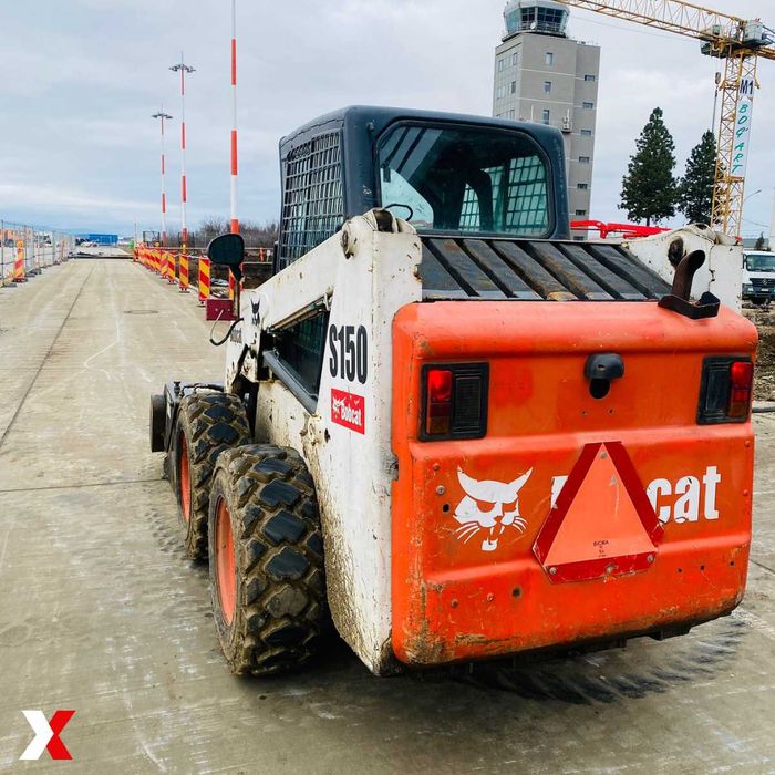 Inchiriez Bobcat cu perie, in judetul Sibiu.