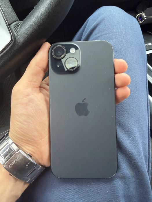 Iphone 15 black.
