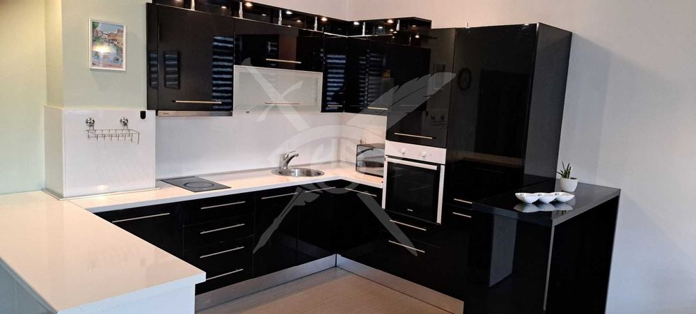 Дава се под наем Тристаен апартамент в София, Център - 130 кв.м за 1600 € - Снимка #3