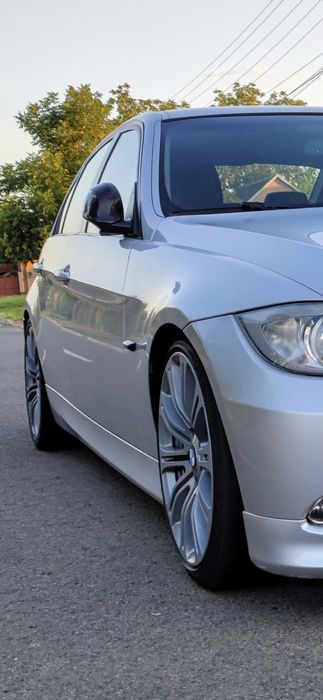 BMW E90 2.0D (318D) avariat