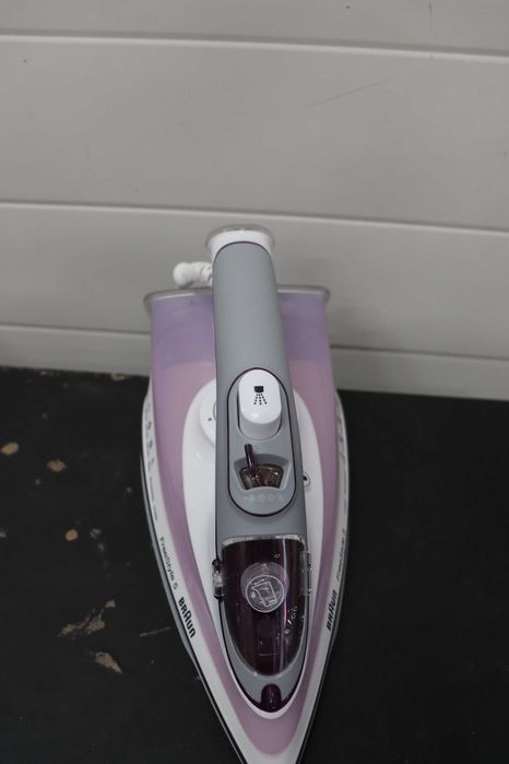 Ютия Braun TexStyle 5 SI FreeGlide 3D, 2600W, парa 180 г/мин, 300мл