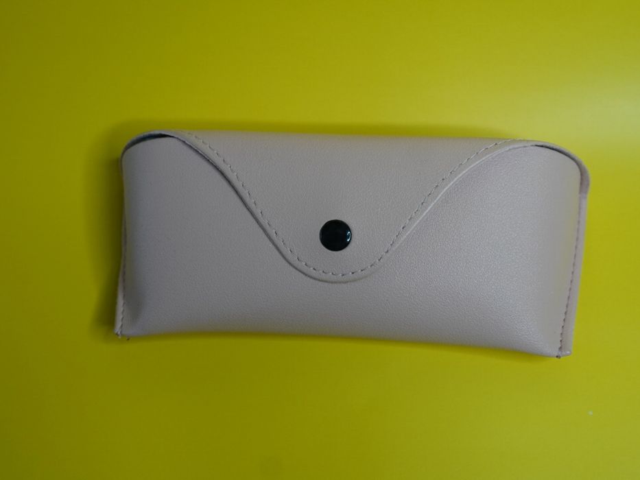 Солнечные розовые очки