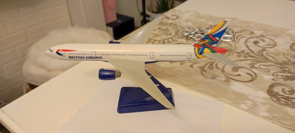 Самолет макет на British airways 1:250