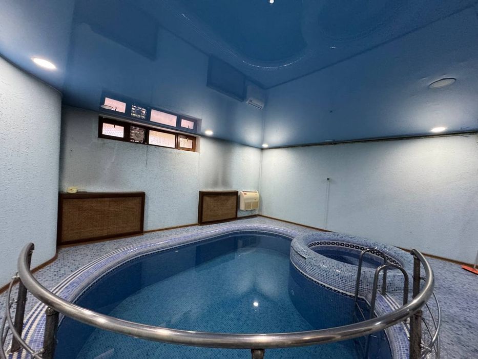 срочно сдается евро-дом Никитина 4-соток 3-уровень бассейн сауна 6-ком