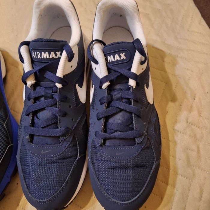 Продавам мъжки маратонки