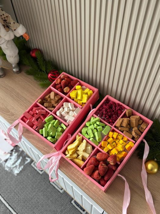 Субдимированные фрукт и морожоное