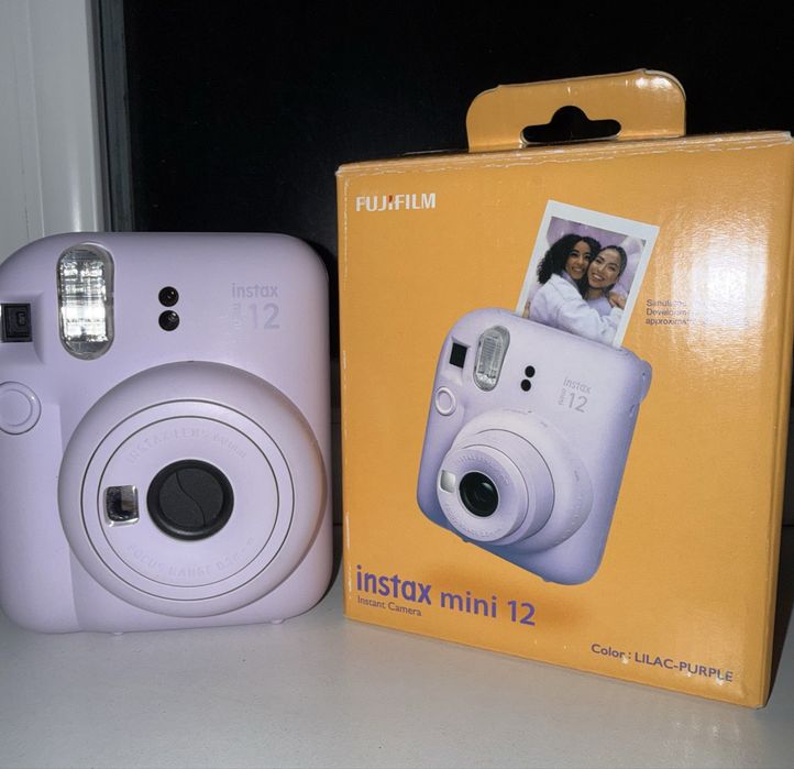 Продаю Instax mini 12