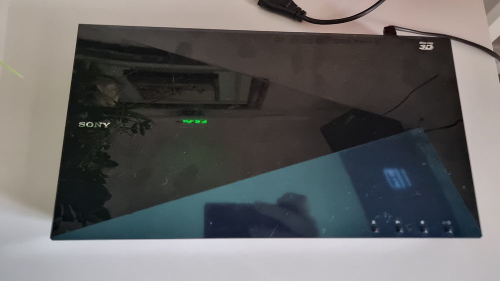 Sony blu-ray disc ,/ dvd player  slim ,perfect