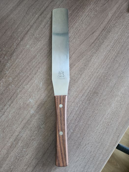 YOSHIKAWA, spatula  cofetărie mâner lemn nuc
