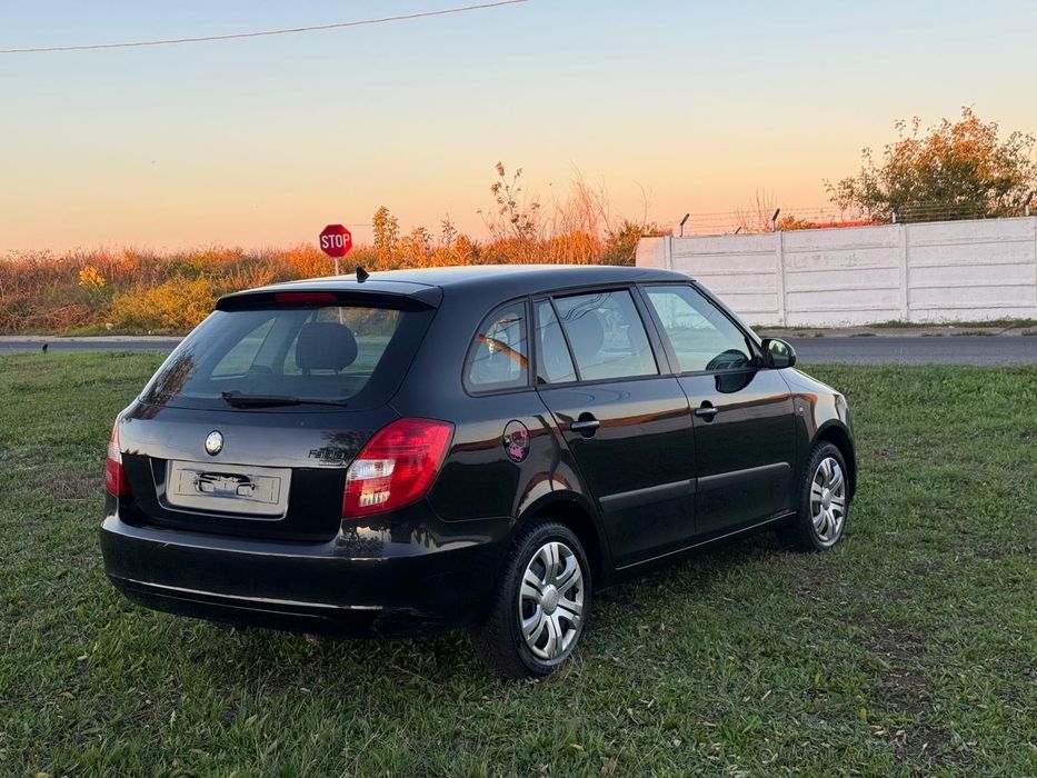 Vând skoda fabia 2009