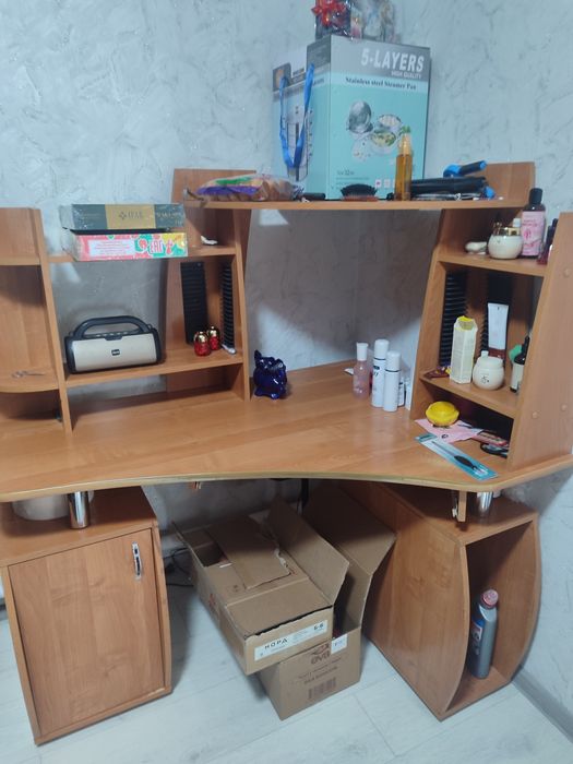 Срочно компьютерный стол