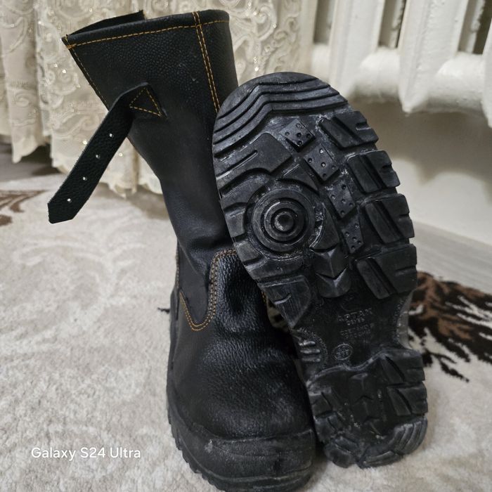 Продам  Сапоги 42 размер торг