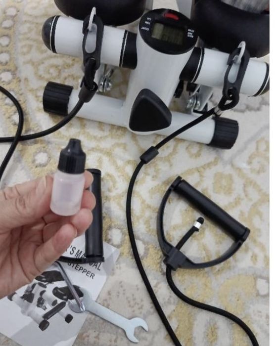 Мини-степпер с эспандерами Для дома новый