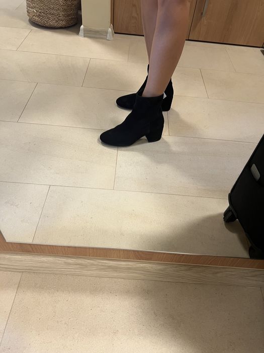 Чисто нови велурени боти Geox