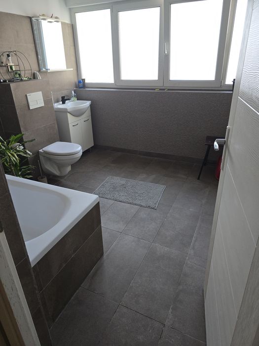 Închiriez casa Str Ovidiu