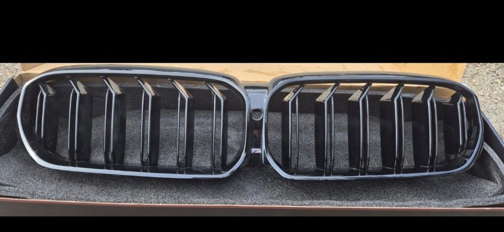 Grila centrala originala bmw seria 5 G30 G31 Lci facelift