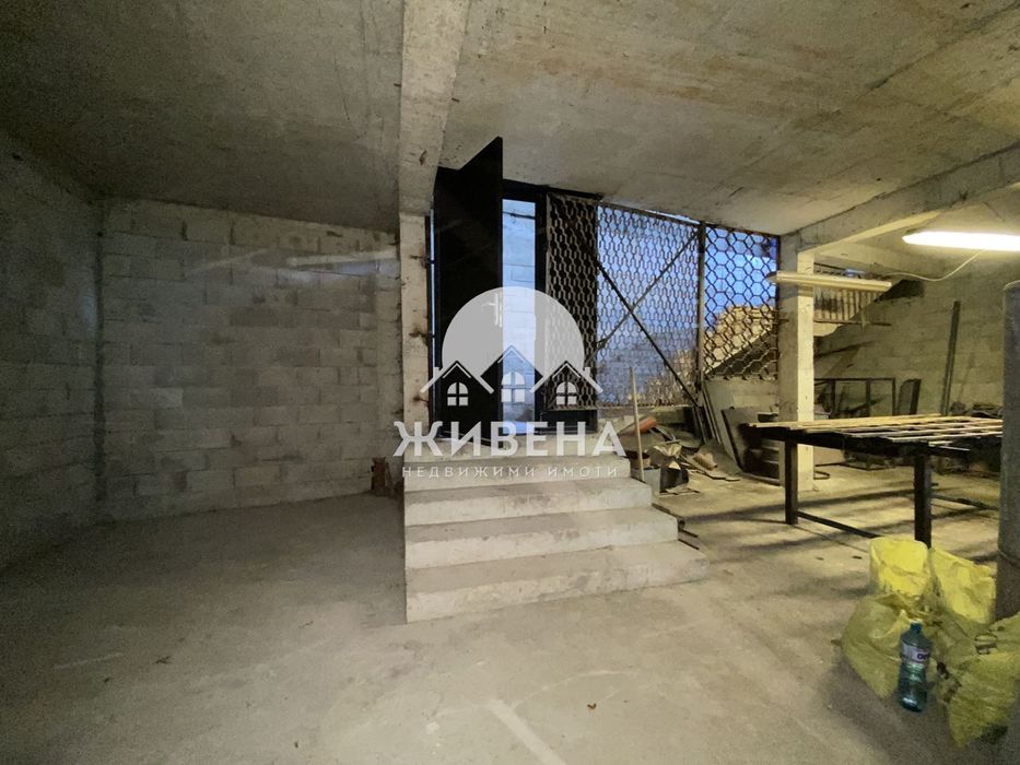 Заведение в центъра на Варна - 296 кв.м, бул. Владислав Варненчик