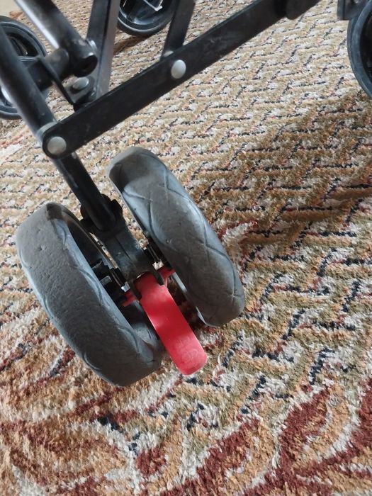 Продам коляску в хорошем состоянии.