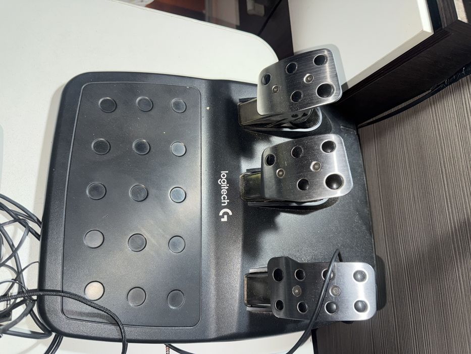 Игровой руль Logitech g29