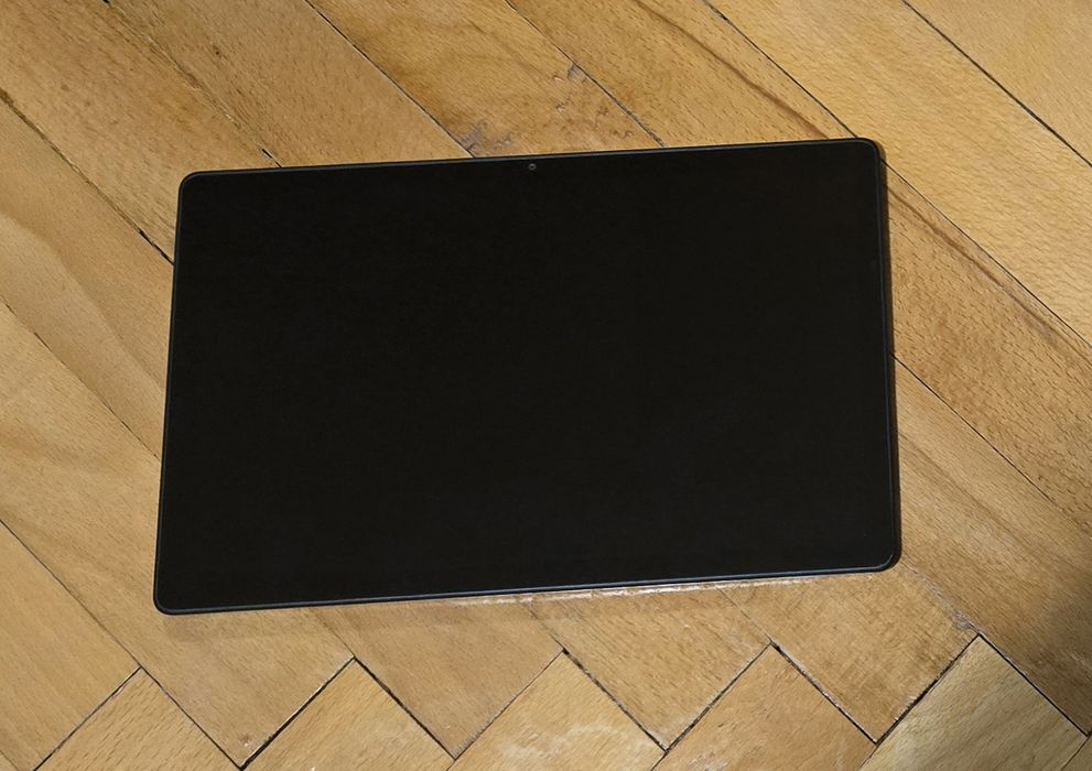 Tabletă Samsung Galaxy Tab A7 cu husă magnetică  - stare foarte bună