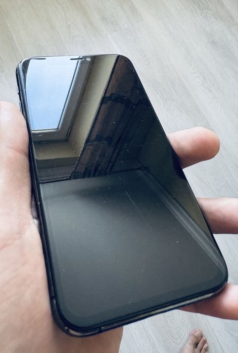 Продам айфон 11 про