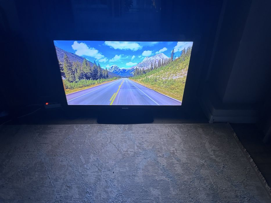 Телевизор Philips Full HD