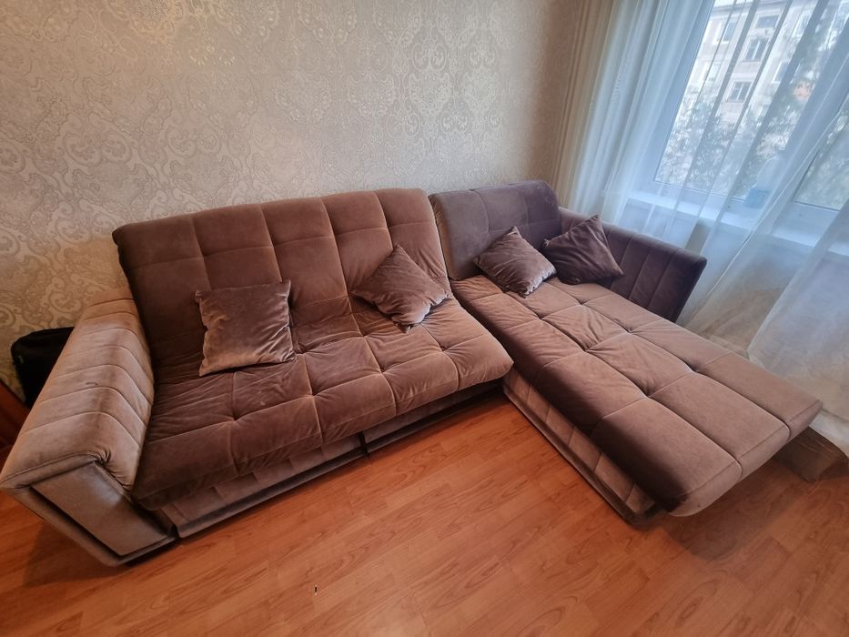 Продам диван угловой