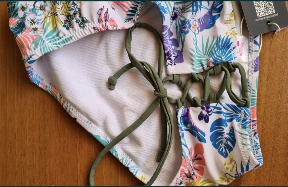 Долнище на бански