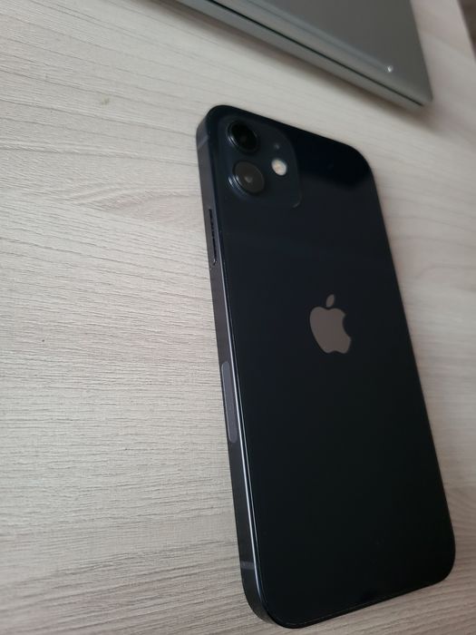 Айфон 12. 64 гб. Акб 80 %