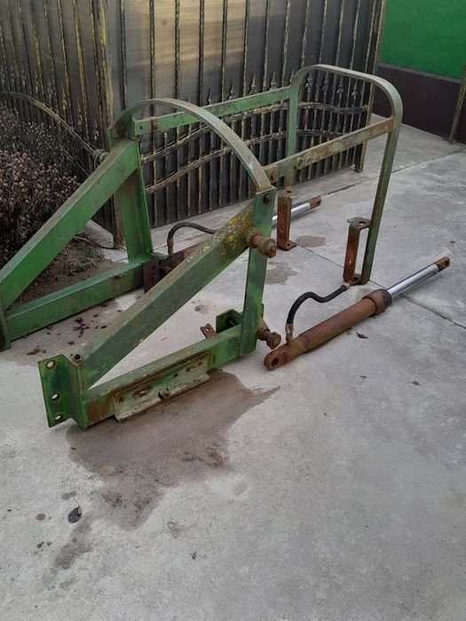 Suport incarcator frontal