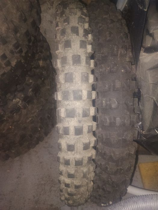 Vând anvelope auto și moto